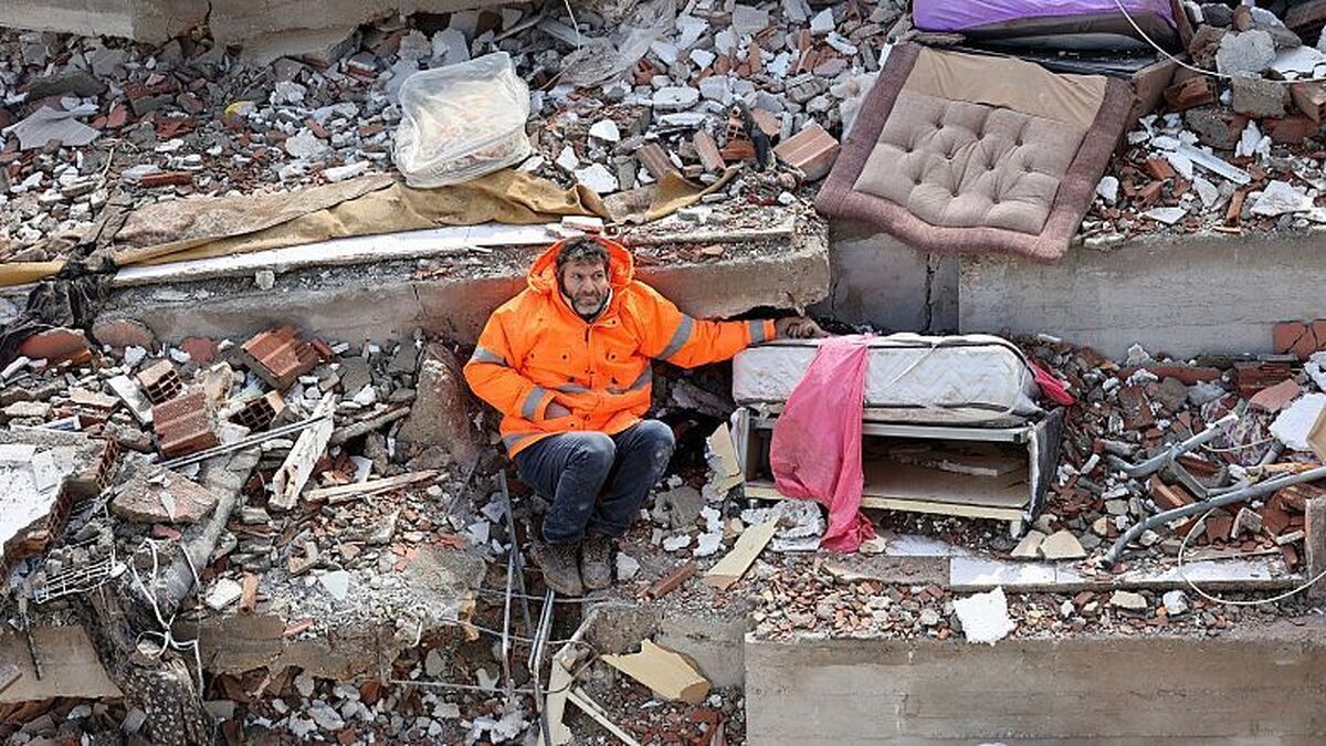 پست فوق احساسی ماهسون کرمزی‌گول برای زلزله‌زدگان