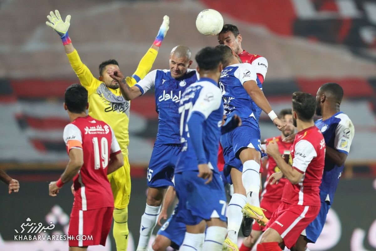 راهکار قرمزها برای فرار از تقابل با غولها/ پرسپولیس، استقلال را به جنگ رونالدو میفرستد؟ راهکار قرمزها برای فرار از تقابل با غولها/ پرسپولیس، استقلال را به جنگ رونالدو میفرستد؟