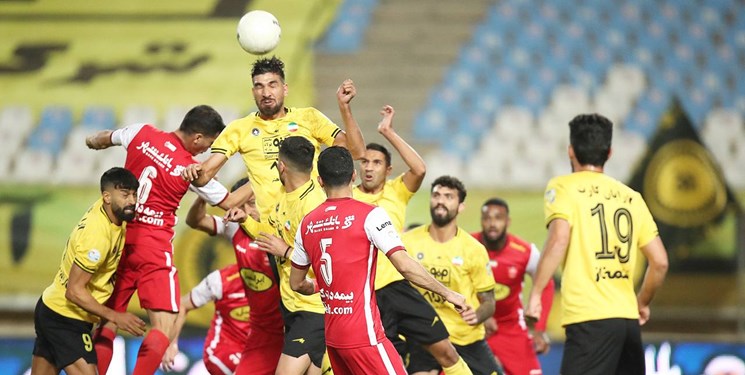 خان‌محمدی: ذهن کادر پرسپولیس درگیر حاشیه‌ها شد/ سپاهان می‌داند با تیم بزرگی بازی دارد