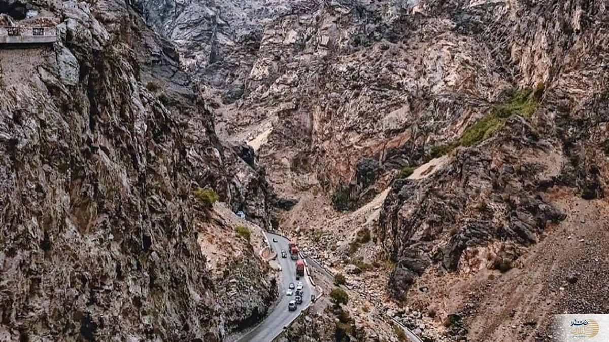 جاده‌ای صعب العبور اما زیبا در دل افغانستان + فیلم