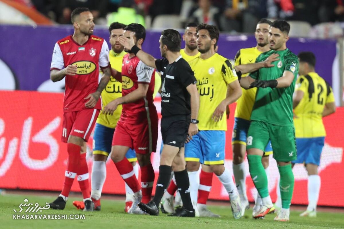 عکس| فریادهای بلند ستاره پرسپولیس بر سر بازیکنان خودی/ من هم اینجا هستم!