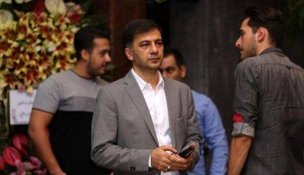 سرپرست استقلال: رئیس خصوصی سازی طرحی داد و اعلام کرد که مشکل مالکیت مشترک استقلال و پرسپولیس حل می‌شود / تا ۲۱ خرداد مشخص می‌شود که استقلال از آسیا حذف شده یا نه / ساپینتو می‌تواند قرارداد خود را فسخ کند اما ایستاده و بحث مالی نکرده؛ حفظ او جزو اولویت‌هایمان است
