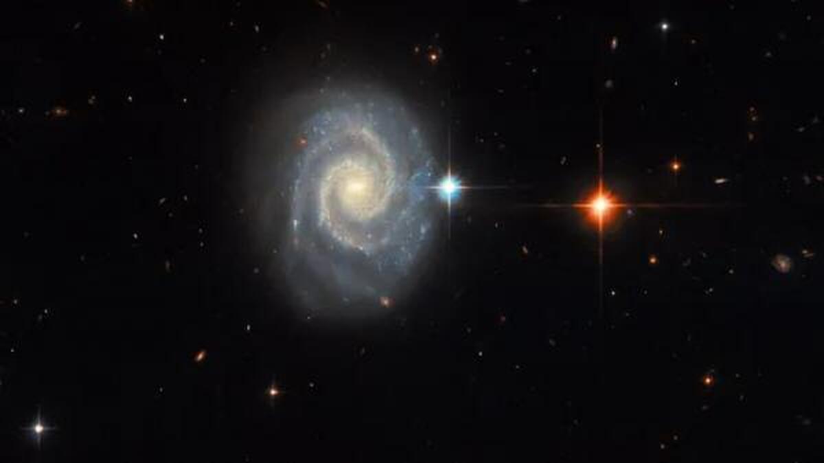 ثبت تصویری از نور ممنوعه یک کهکشان توسط تلسکوپ هابل