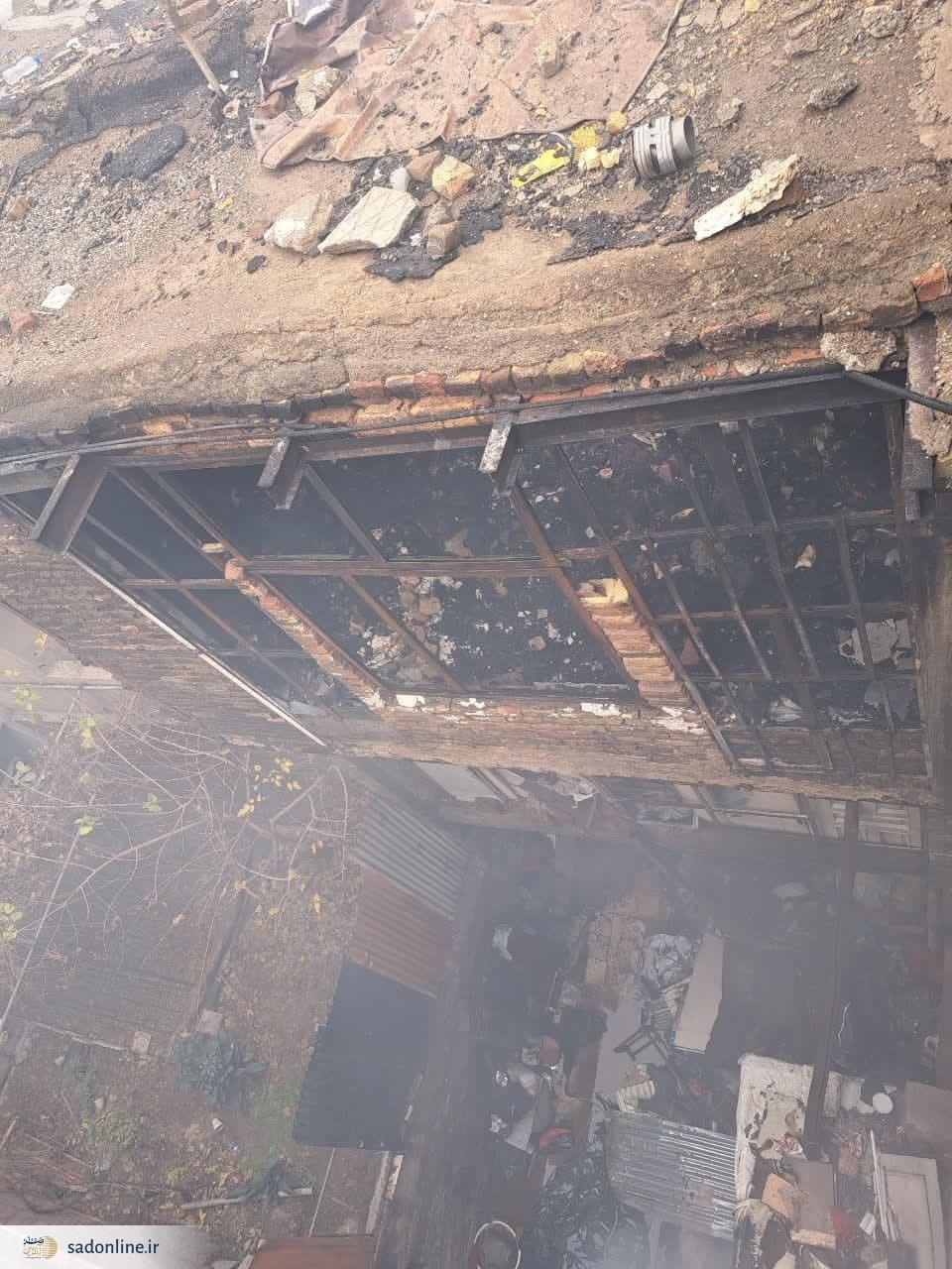 تصاویر اختصاصی از وضیعت ریزش ساختمان سه طبقه قدیمی در تهران