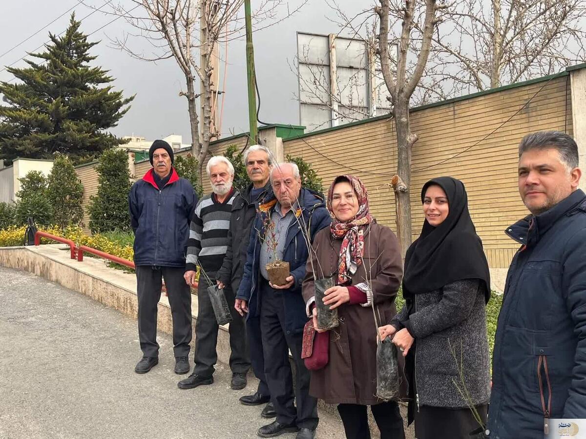 برگزاری مراسم روز درختکاری توسط بازنشستگان صندوق فولاد در تهران