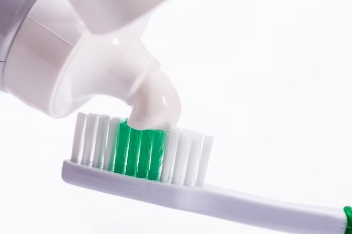 اهمیت استفاده از مسواک مناسب کامپوزیت دندان