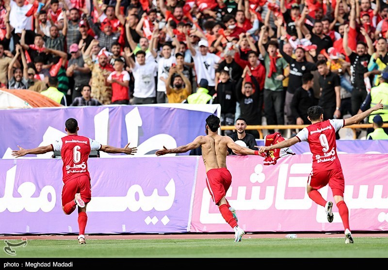 تیم فوتبال استقلال , تیم فوتبال پرسپولیس ,