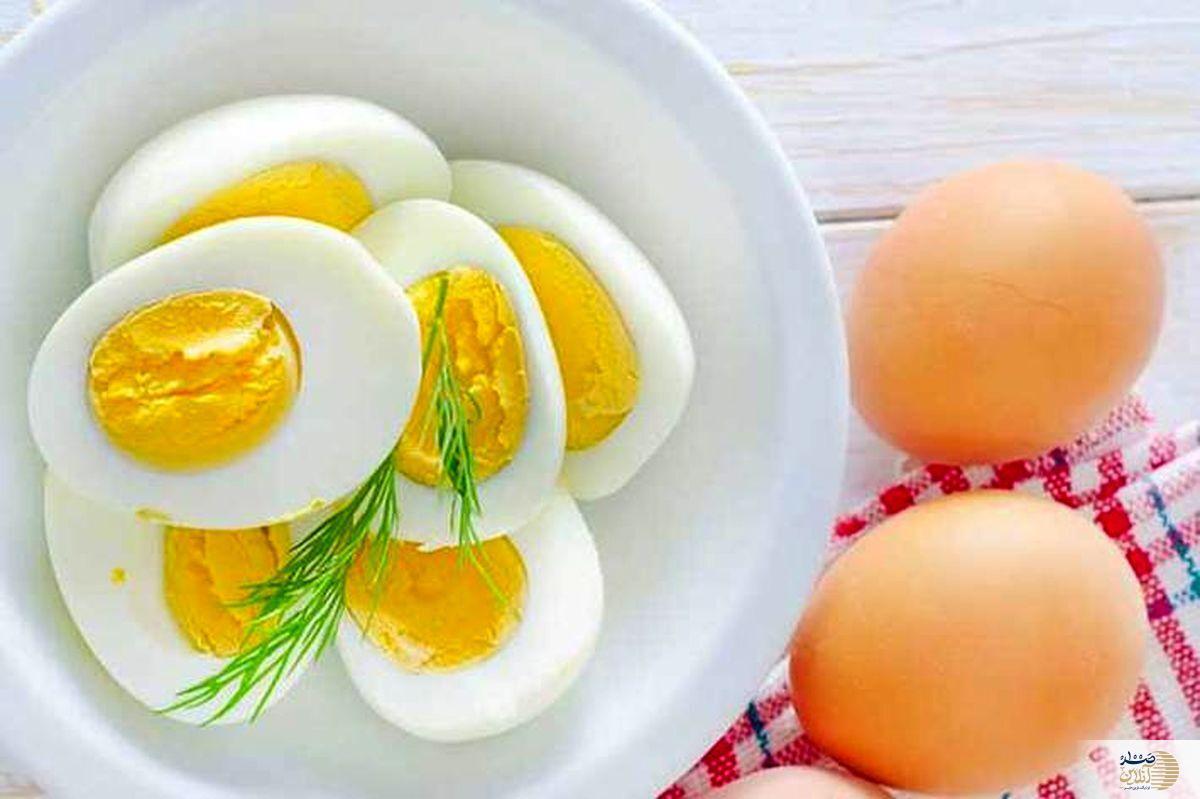 خواص زرده و سفیده تخم مرغ | کالری تخم مرغ و اینکه آیا باعث اضافه وزن می شود یا نه؟