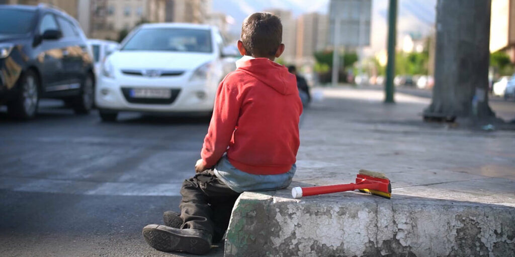 کودکان کار خارجی رد مرز می شوند؟ کودکان کار خارجی رد مرز می شوند؟