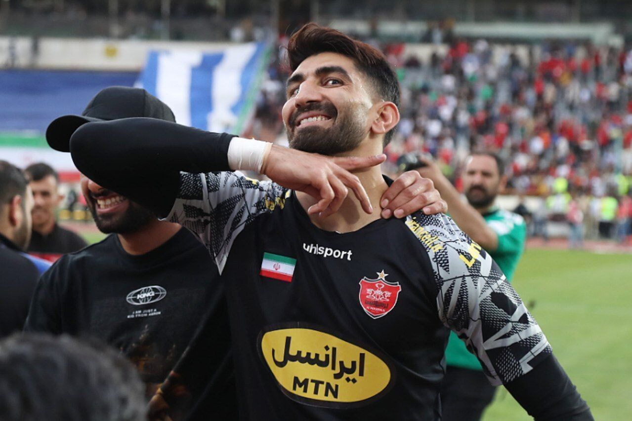 ایرنا: هواداران پرسپولیس مانع انتقال بیرانوند به استقلال شدند ایرنا: هواداران پرسپولیس مانع انتقال بیرانوند به استقلال شدند
