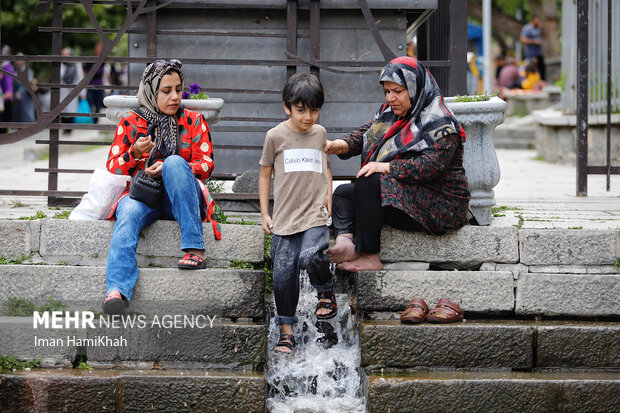 فرار از گرما به آبشار گنجنامه همدان