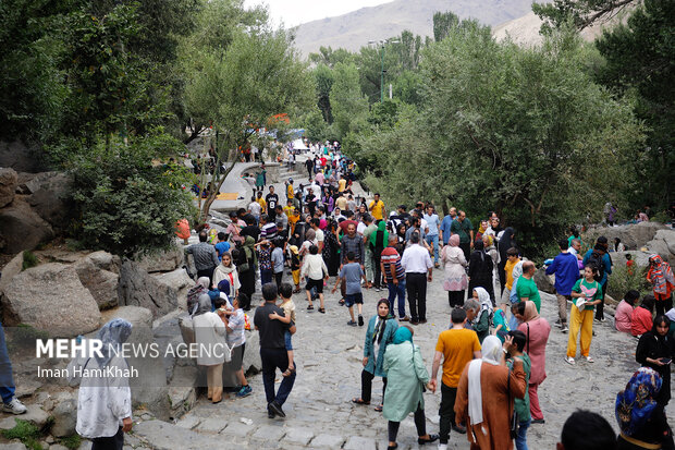 فرار از گرما به آبشار گنجنامه همدان