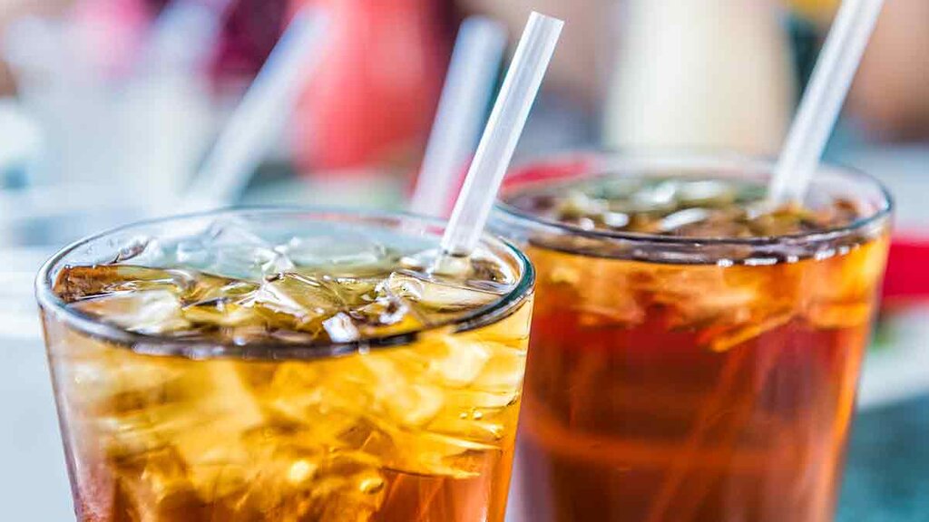 نوشیدنیهای پرطرفداری که کبد چرب را به ارمغان میآورد