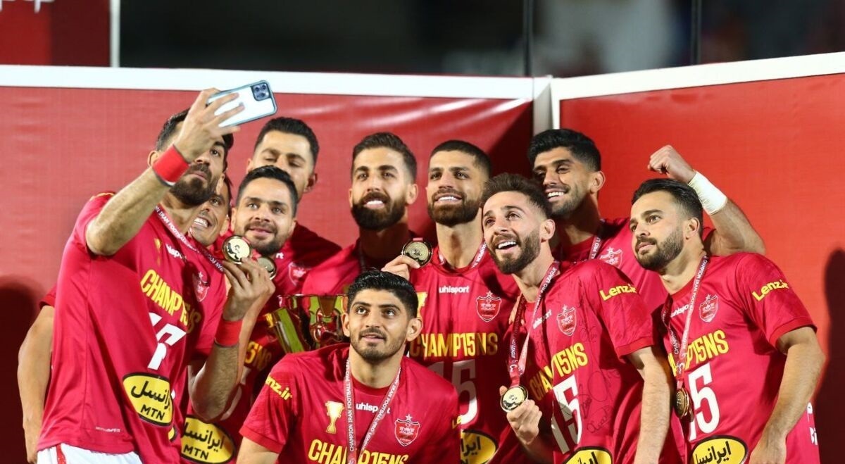 جنجال آفساید و اخراج در بازی پرسپولیس ؛ داور به سود پرسپولیس گرفت؟