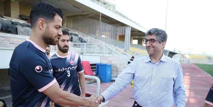 رئیس هیات مدیره پرسپولیس: به استقلال نگاه نمی‌کنیم و کار خودمان را انجام می‌دهیم