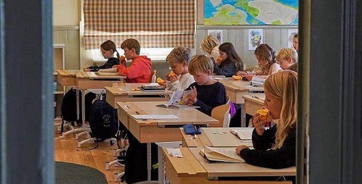 بازگشت به روش‌ سنتی‌؛ معلمان سوئدی با کاهش استفاده از تبلت، مشق و روخوانی کتاب را رواج می‌دهند