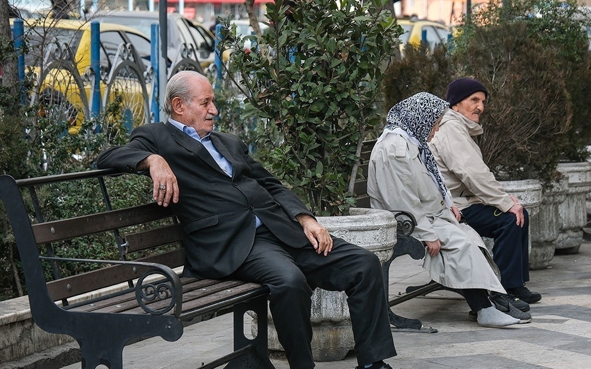 بازنشستگان بخوانند/ زمان واریز عیدی بازنشستگان مشخص شد