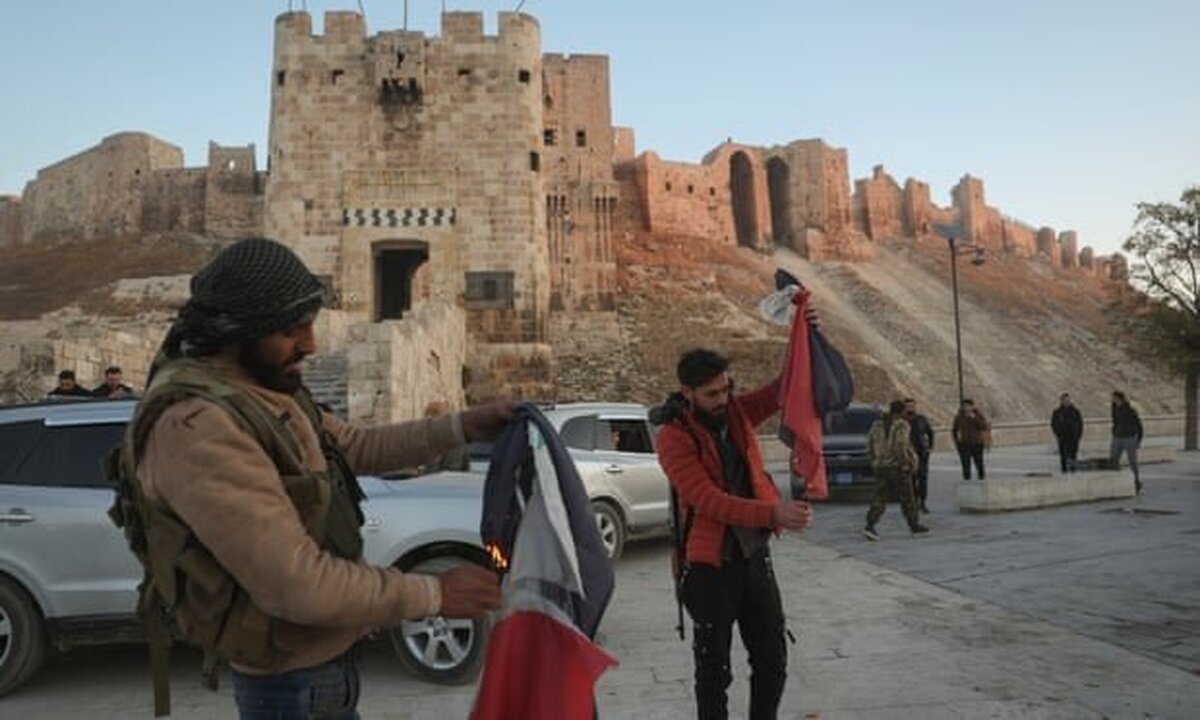 ویدیو/ لحظات کشتن فجیع مقام سوری توسط کودکان