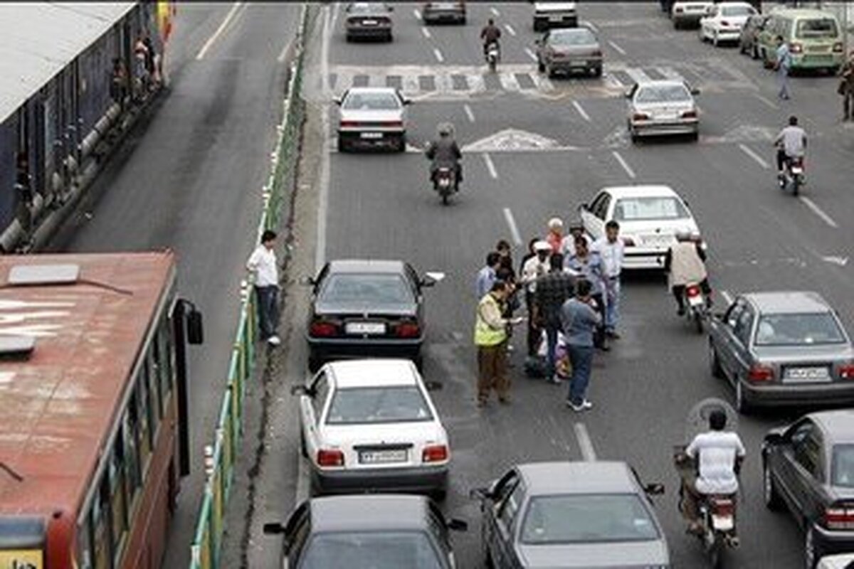 ماجرای تصادف ساختگی برای سرقت گوشی دختر جوان چه بود؟ +ببینید