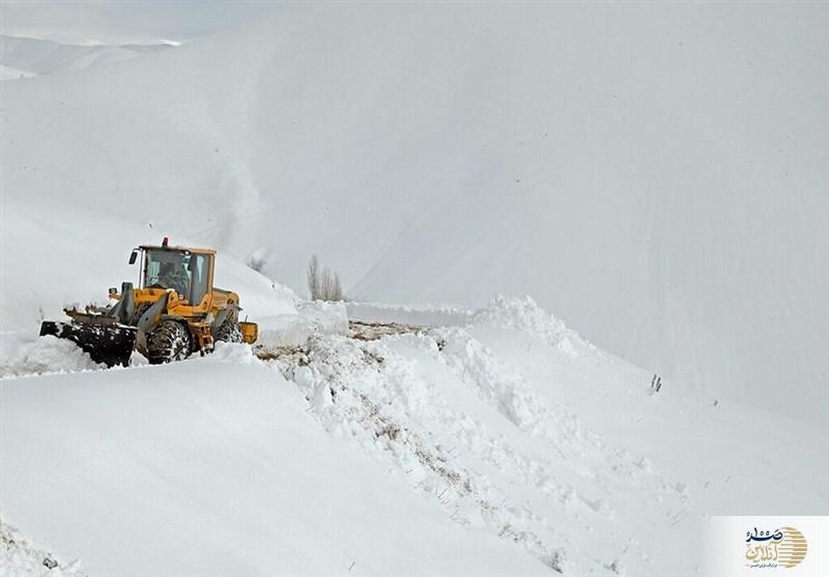 کولاک برف جاده چالوس و آزادراه تهران-شمال را بست