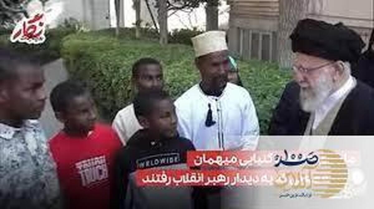علی خامنه ای و روح الله خمینی در دیدار با مقام معظم رهبری