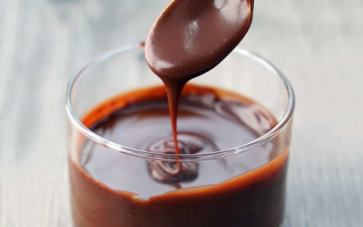 طرز تهیه کرم شکلاتی مخصوص فیلینگ انواع کیک و دسر طرز تهیه کرم شکلاتی مخصوص فیلینگ انواع کیک و دسر