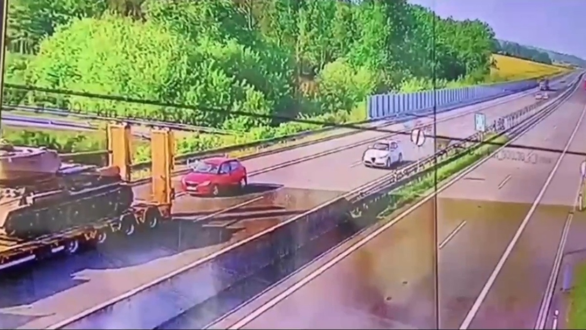 ویدیو / تصادف مرگبار یک تریلی با خودروی سواری