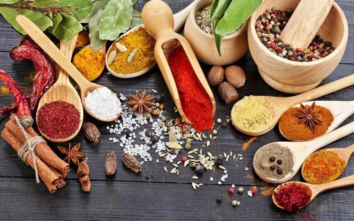 ۷ ادویه خنک کننده بدن را بشناسید