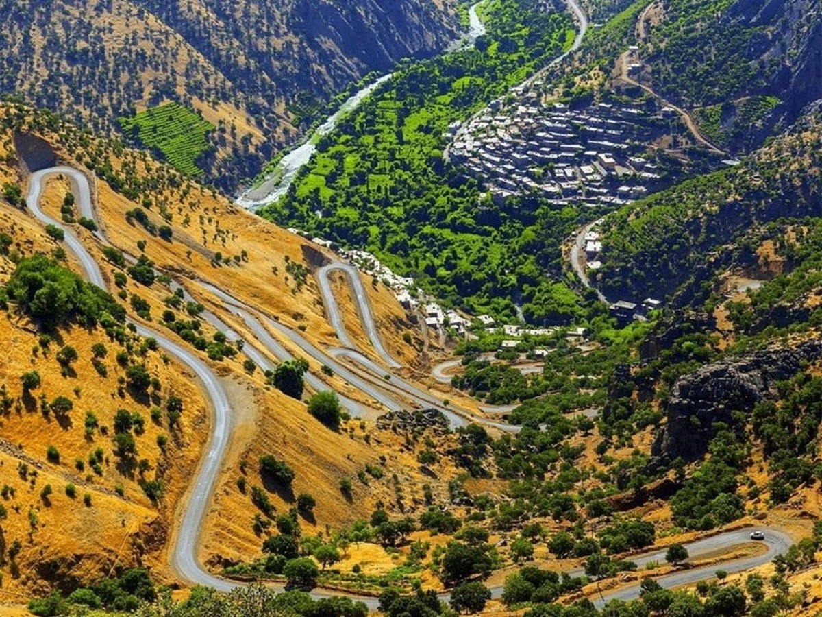 زیباترین جاده های کردستان؛ میان‌کوه‌های سر به‌ فلک کشیده زاگرس