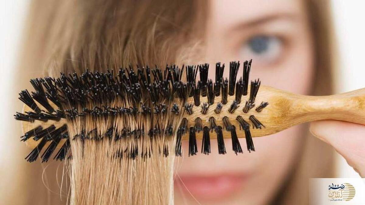 اگر موهای صاف و شلاقی می خواهید با این وسایل کم هزینه در خانه موهای خود را کراتین کنید