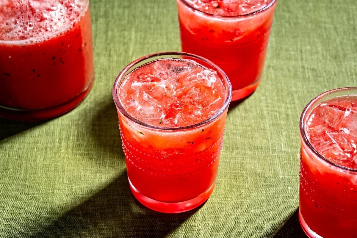 چند دستورالعمل نوشیدنی خوشمزه با هندوانه چند دستورالعمل نوشیدنی خوشمزه با هندوانه