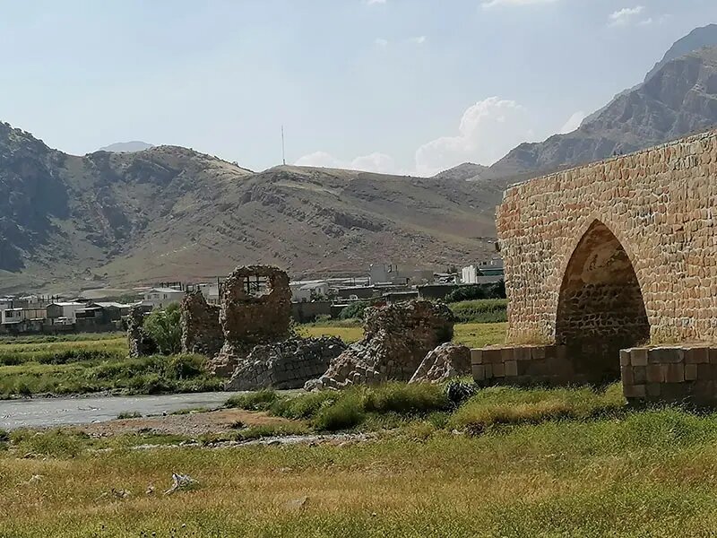 آبشار بیشه کجاست ؟ ؛ گنجینهای دیدنی در دل جنگلهای بلوط