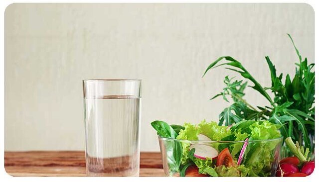 مواد غذایی سرشار از مایعات مواد غذایی سرشار از مایعات