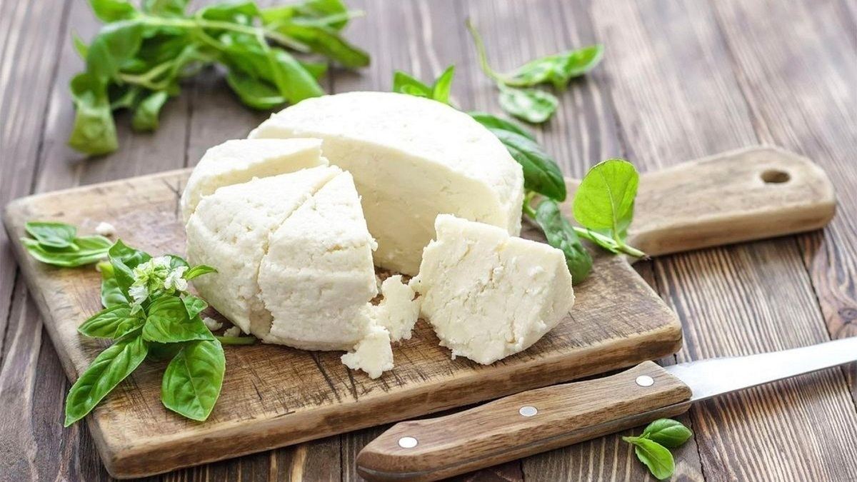 آیا خوردن پنیر باعث خنگی می‌شود؟