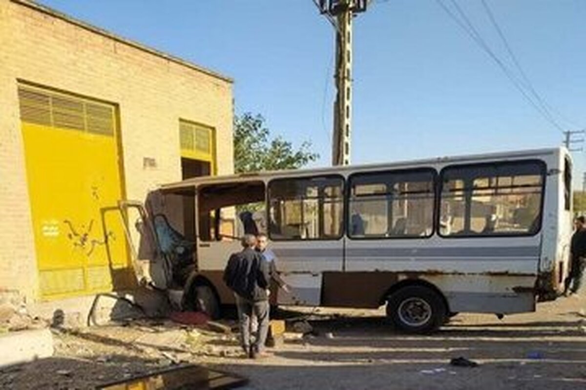 ترس و وحشت در جاده تبریز | ۱۱ نفر به بیمارستان منتقل شدند