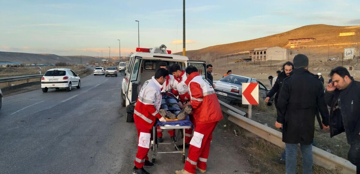 به ۲۰ مصدوم تصادف در جاده گرمسار امداد رسانی شد