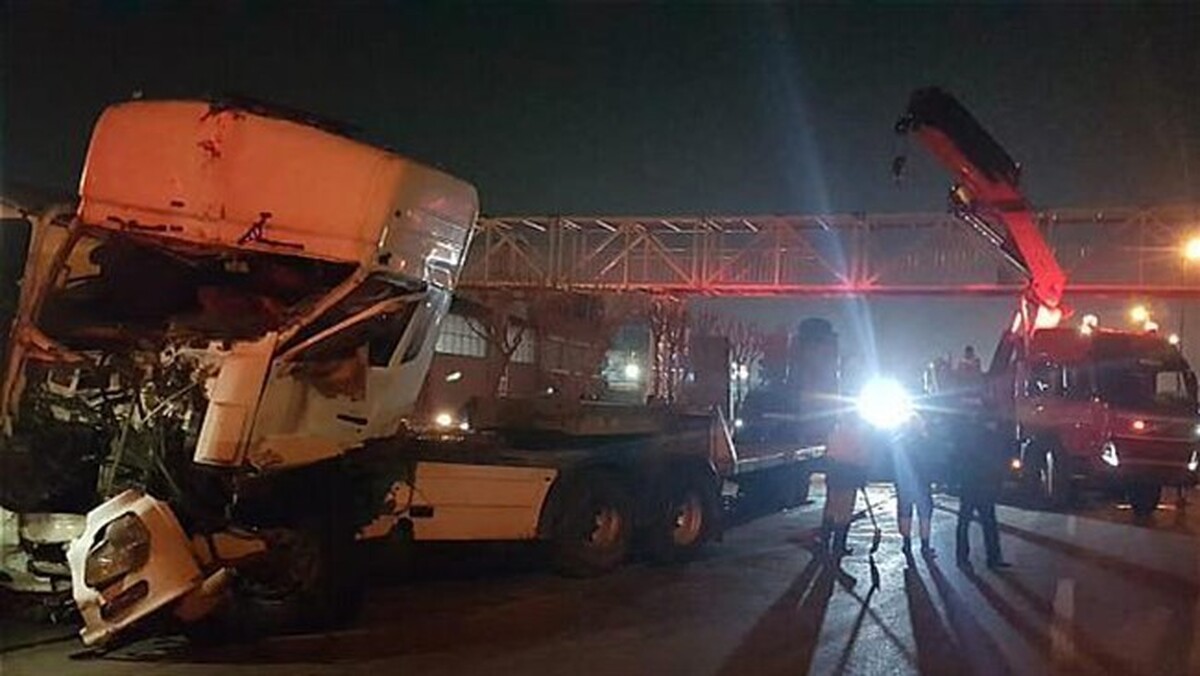 تصادف وحشتناک ۲ تریلی مرگبار شد