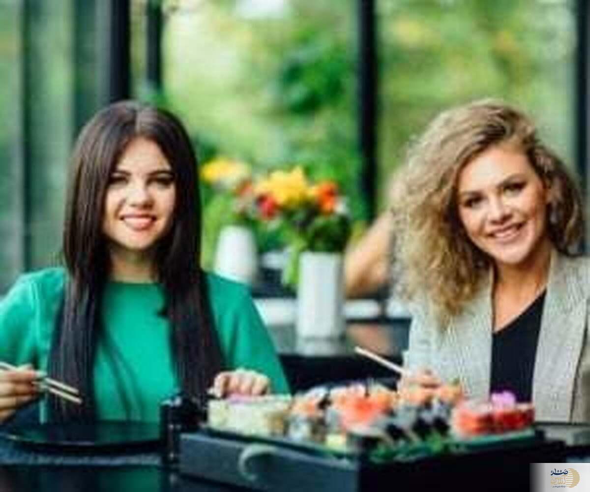 چرا موقع غذا خوردن نباید حرف بزنیم ؟