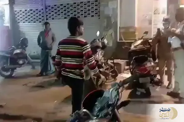 ببینید/راننده مست برای فرار از قانون، پلیس را با مار تهدید کرد