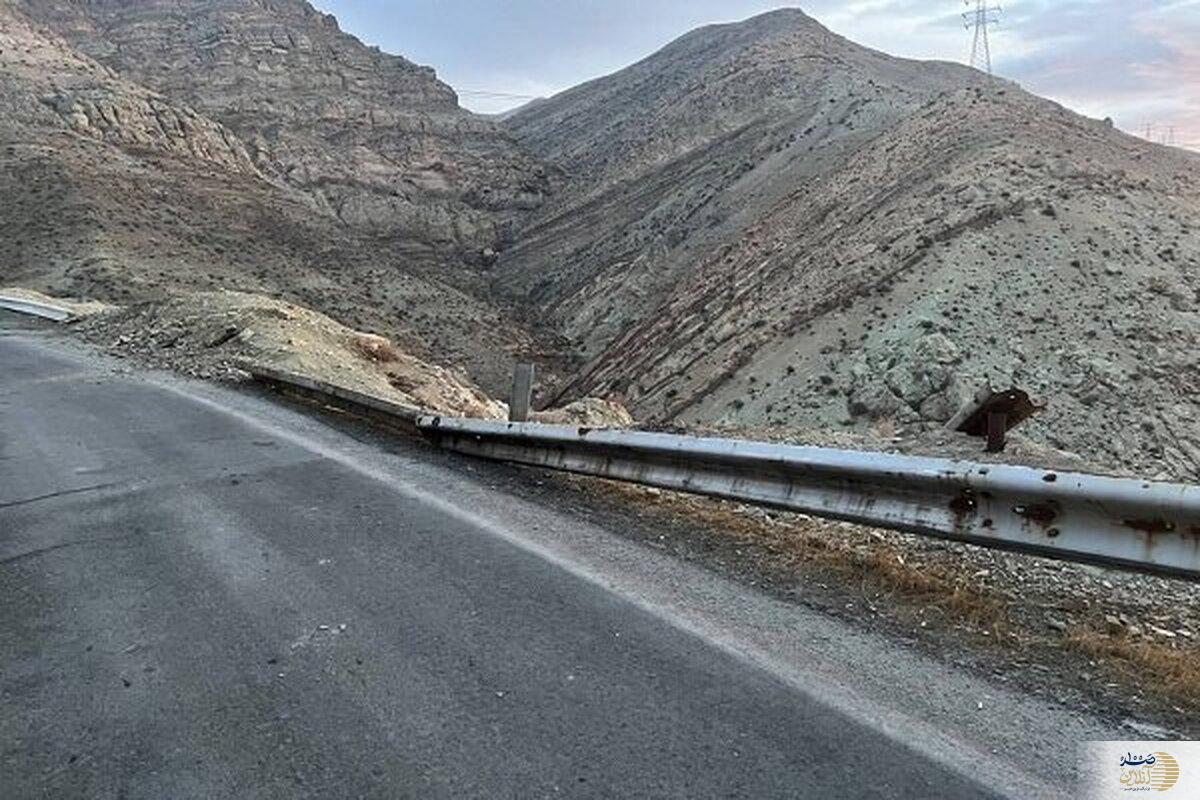 سقوط خودرو به دره ۱۷ متری جان دو زن را گرفت