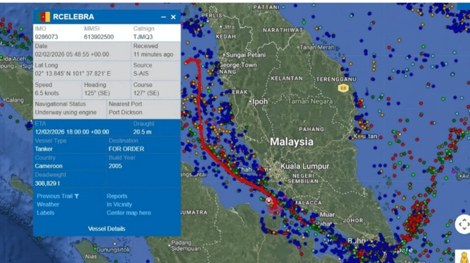 ۲ نفتکش توقیف شده در آب‌های مالزی آزاد شدند