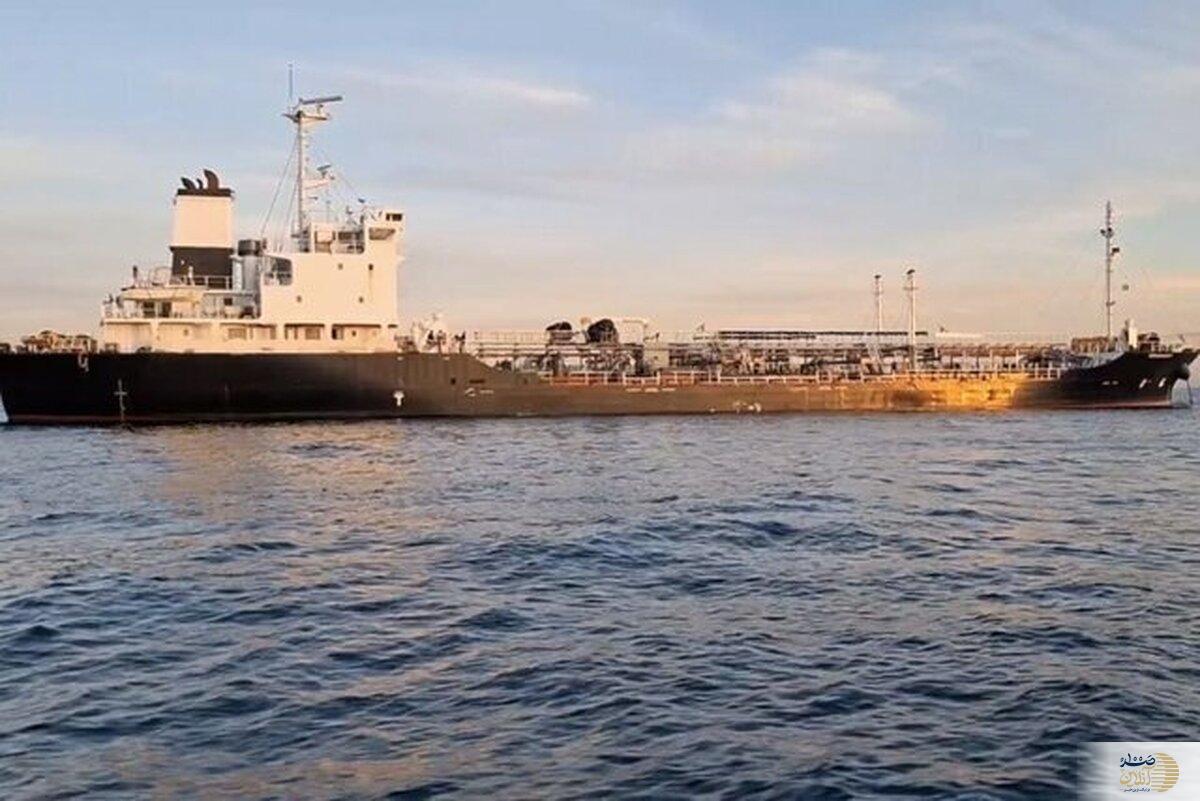 دو شناور متخلف قاچاق سوخت در خلیج فارس توقیف شد