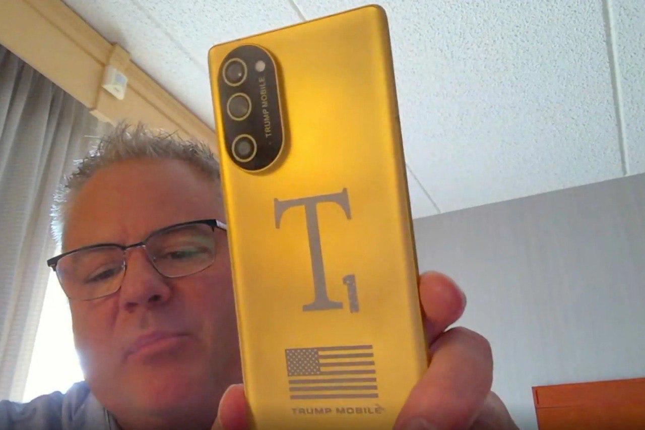  اولین تصاویر واقعی از گوشی اختصاصی ترامپ