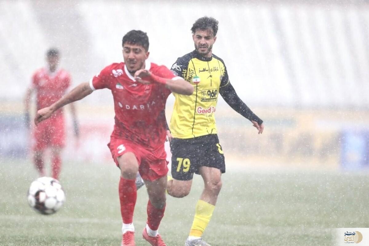 تصمیم عجیب اوسمار  بازیکن فیکس پرسپولیس مقابل فولاد بازی نکرد