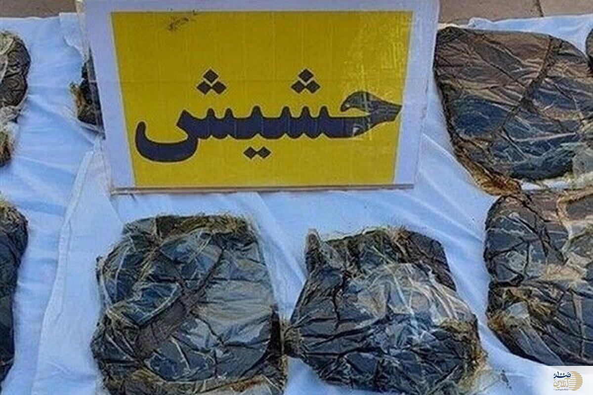قاچاقچی با ۱۱ کیلو حشیش دستگیر شد