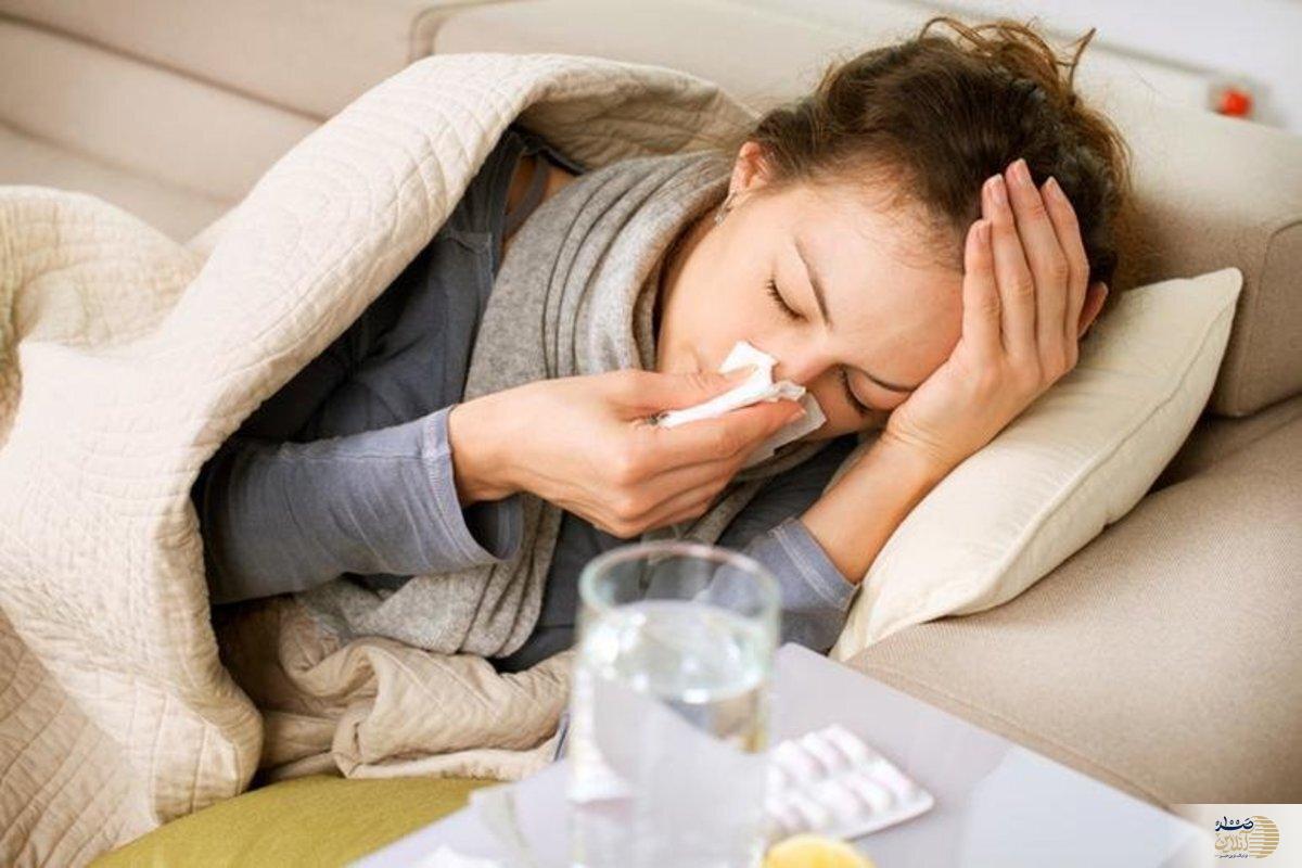 چرا همیشه احساس سرما می‌کنید؟ دلایل پنهان و راه‌های مقابله