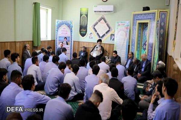 تأکید آیت‌الله نورمفیدی بر نقش نماز در تقویت روحیه جوانان
