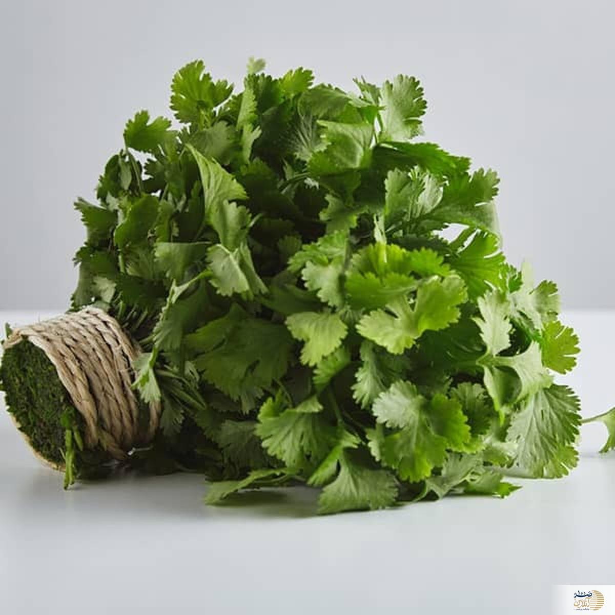 با این سبزی صورتتان را مثل آینه درخشان و صاف بکنید