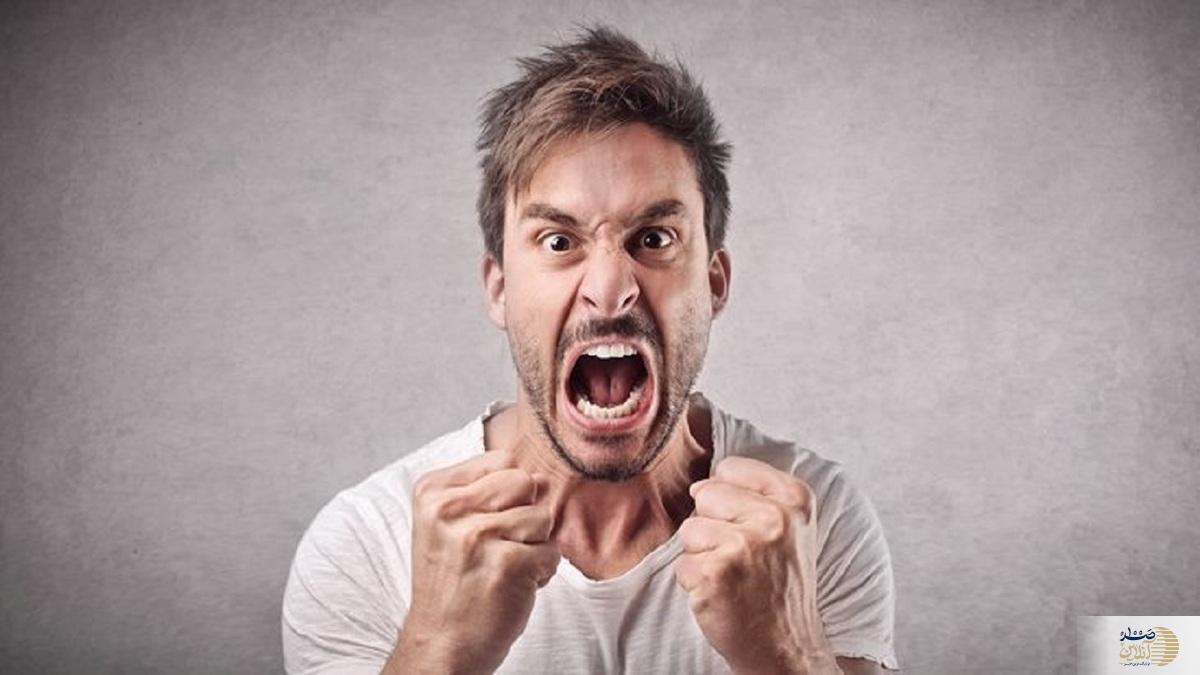 بشنوید| وقتی با افراد تهدیدکننده روبه‌رو می‌شید، این کارا رو باید انجام بدید!