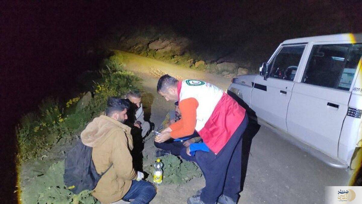 جستجو بعد از چهار ساعت نتیجه داد/ دو جوان از دل ارتفاعات جان سالم به در بردند